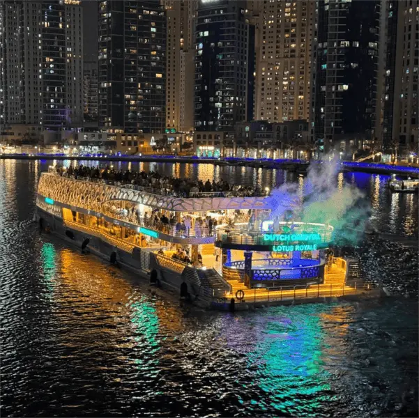 marina-luxury-yacht-dinner