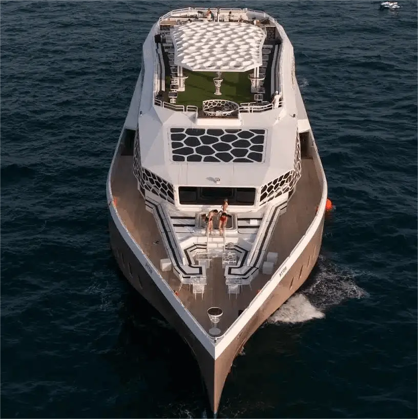 marina-luxury-yacht-dinner