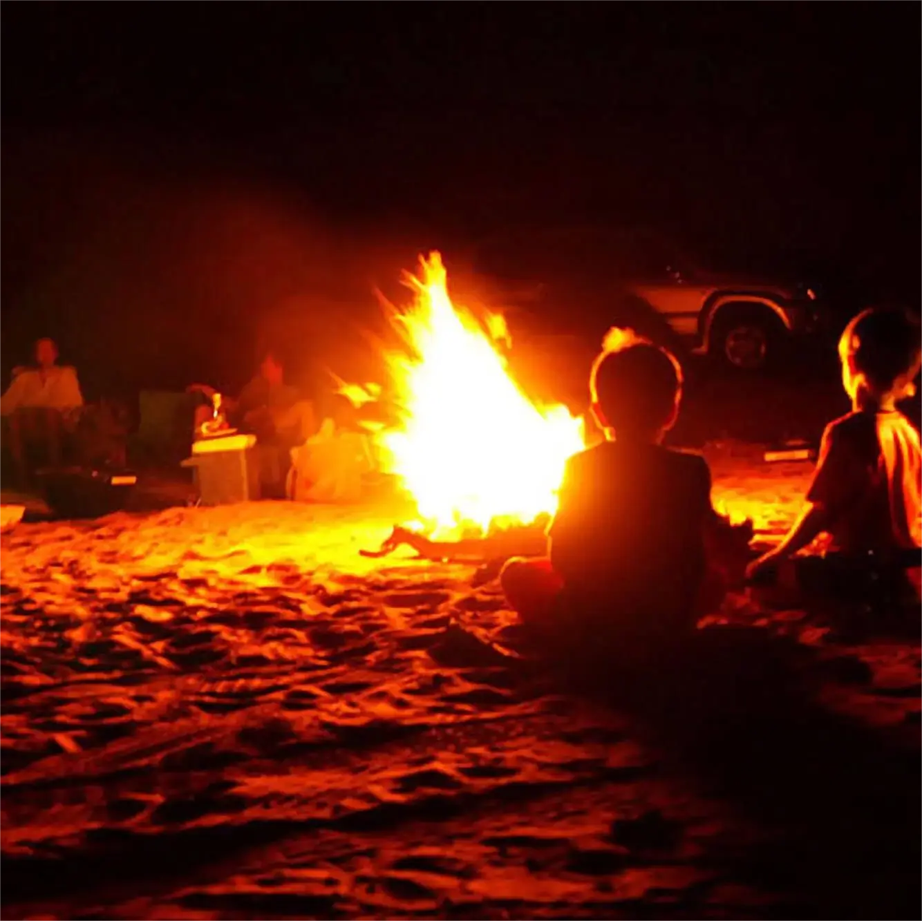 overnight-desert-safari-dubai-bonfire