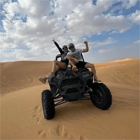 35-minute-polaris-buggy-4-persons-desert-dubai